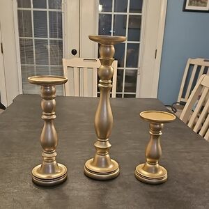 Luxurious Gold Candle Holder Trio